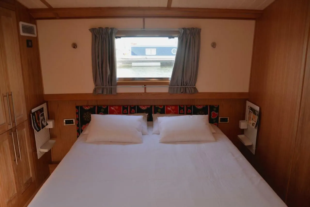 Tagus Marina Hotel Lisbon Botel